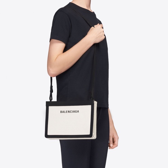 Balenciaga medium canvas pouch - Picture 2 of 11